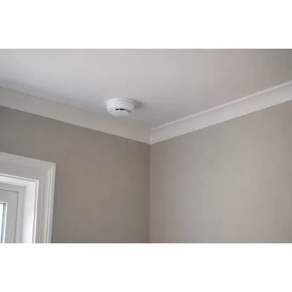 Fully Functional Emergency Smoke Detector Alarm With 4K Wifi Camera